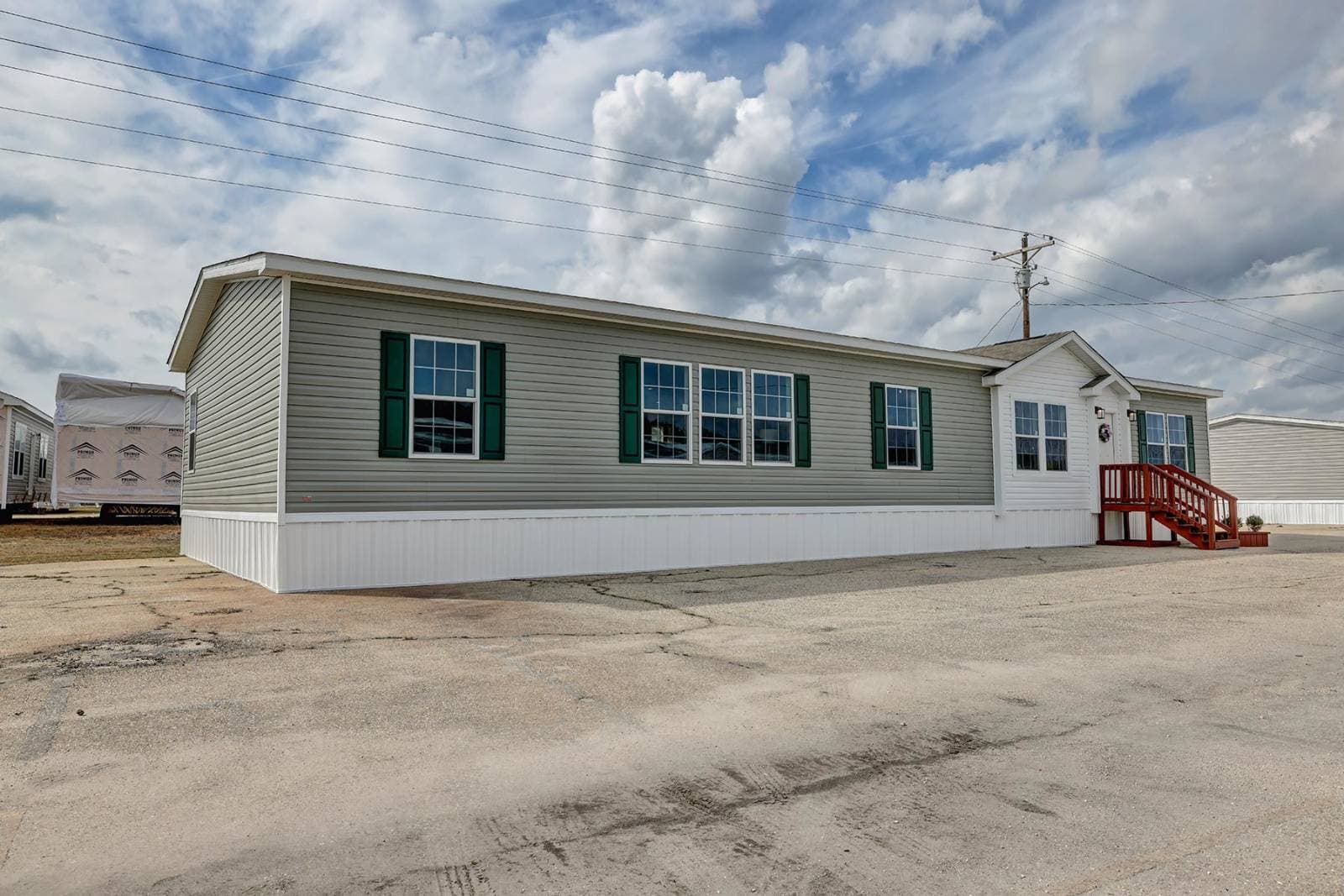 Ironclad 3276-20 elevation and exterior home features