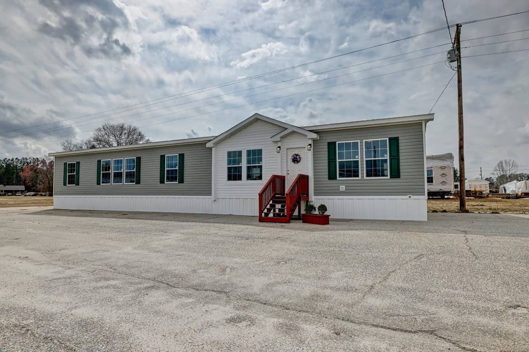 Ironclad 3276-20 elevation and exterior home features