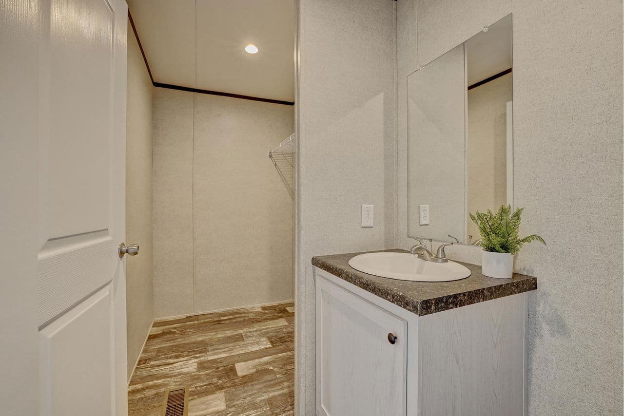  prime 16 x 76 1676h32p01 bathroom home features