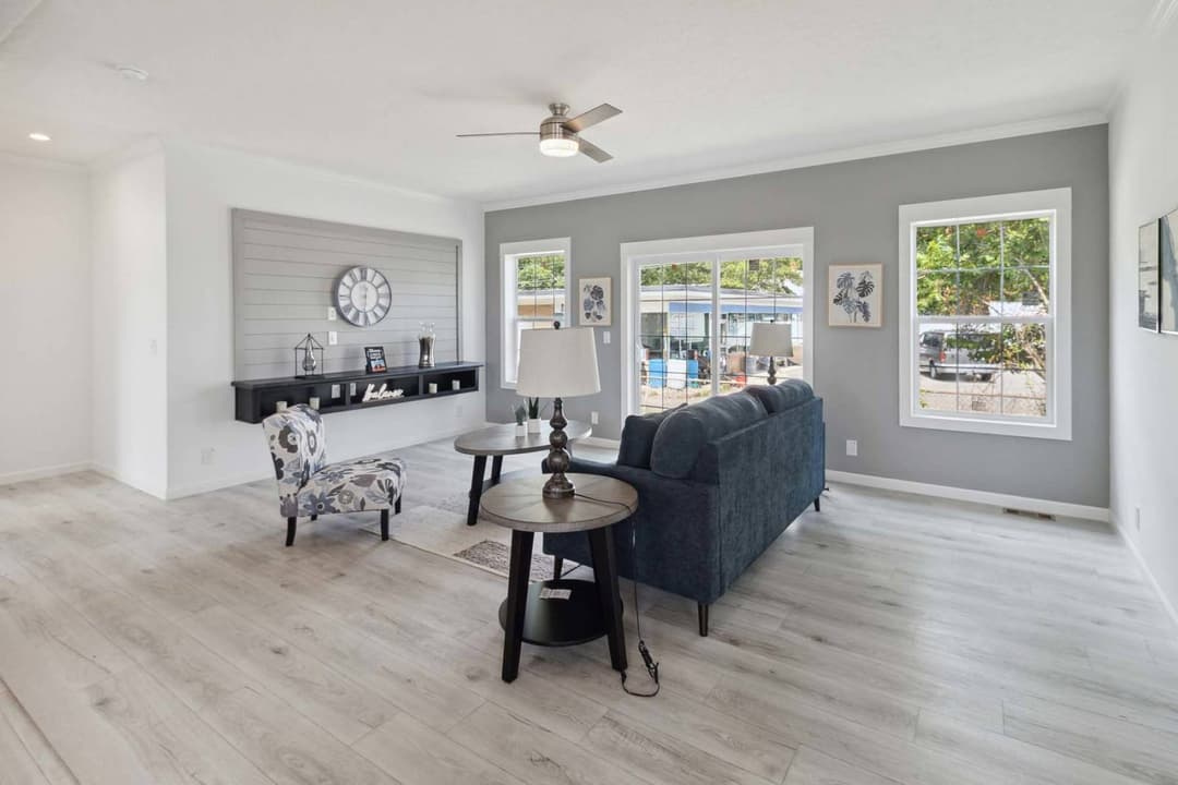 Ironclad 3276-21 interior home features