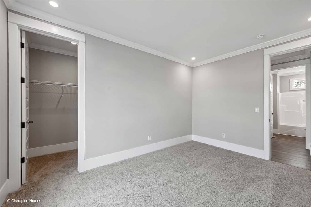 Cameron i 3252-01 bedroom home features