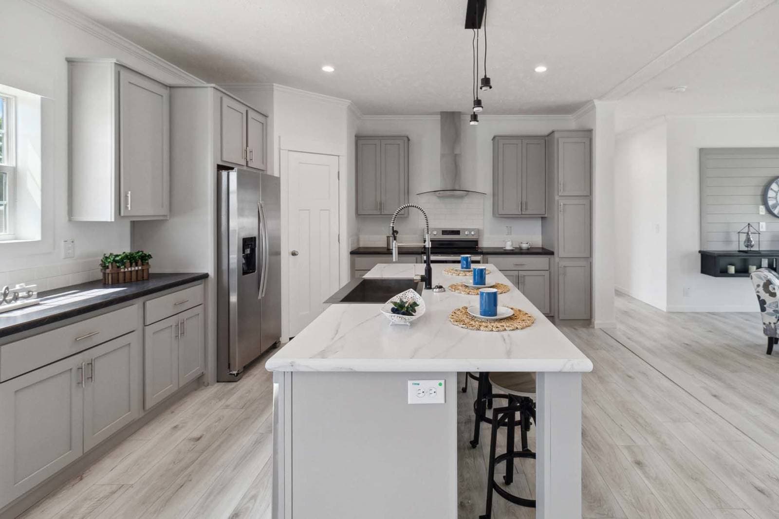 Ironclad 3276-21 kitchen home features