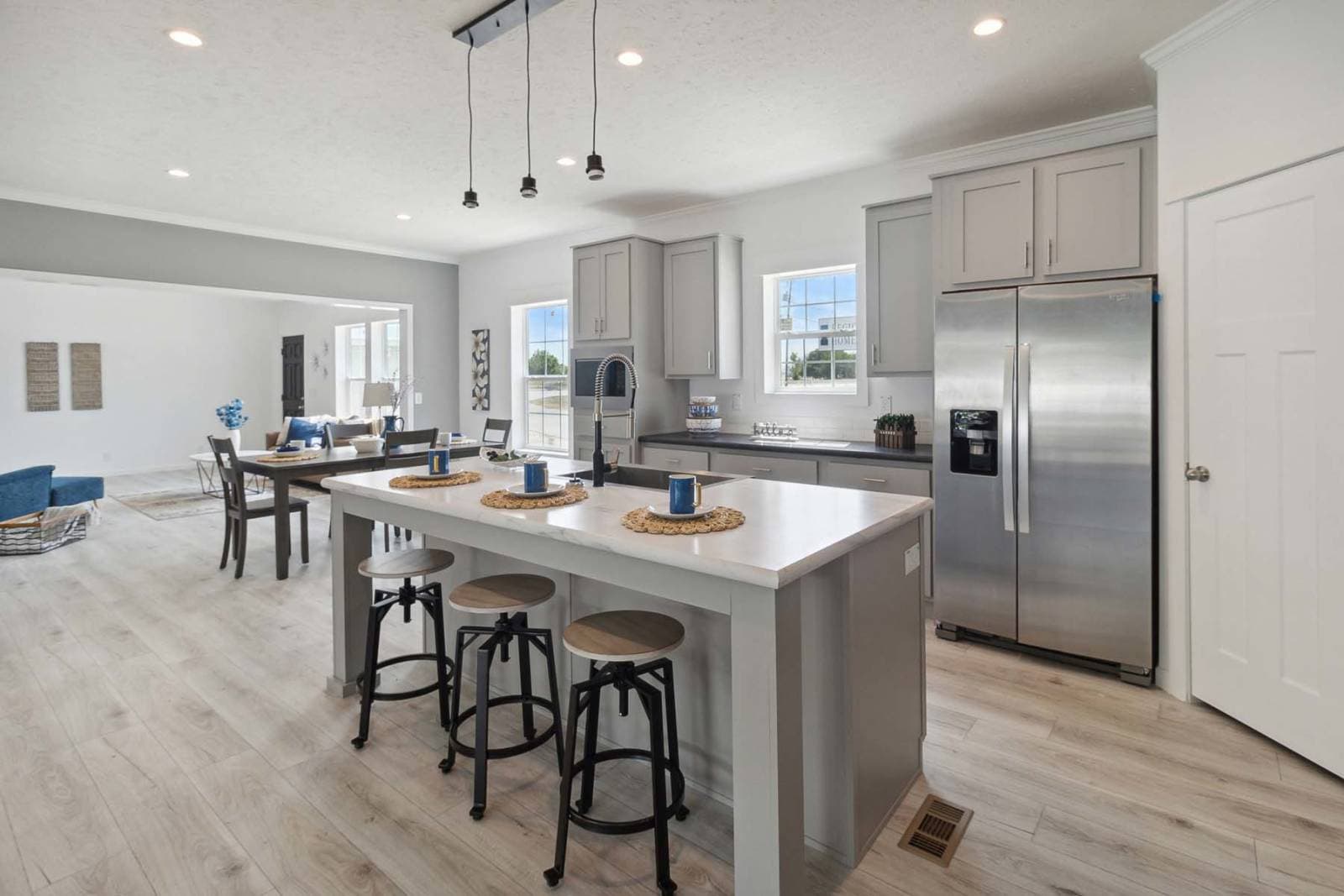 Ironclad 3276-21 kitchen home features