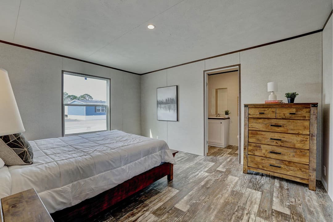  prime 16 x 76 1676h32p01 bedroom home features