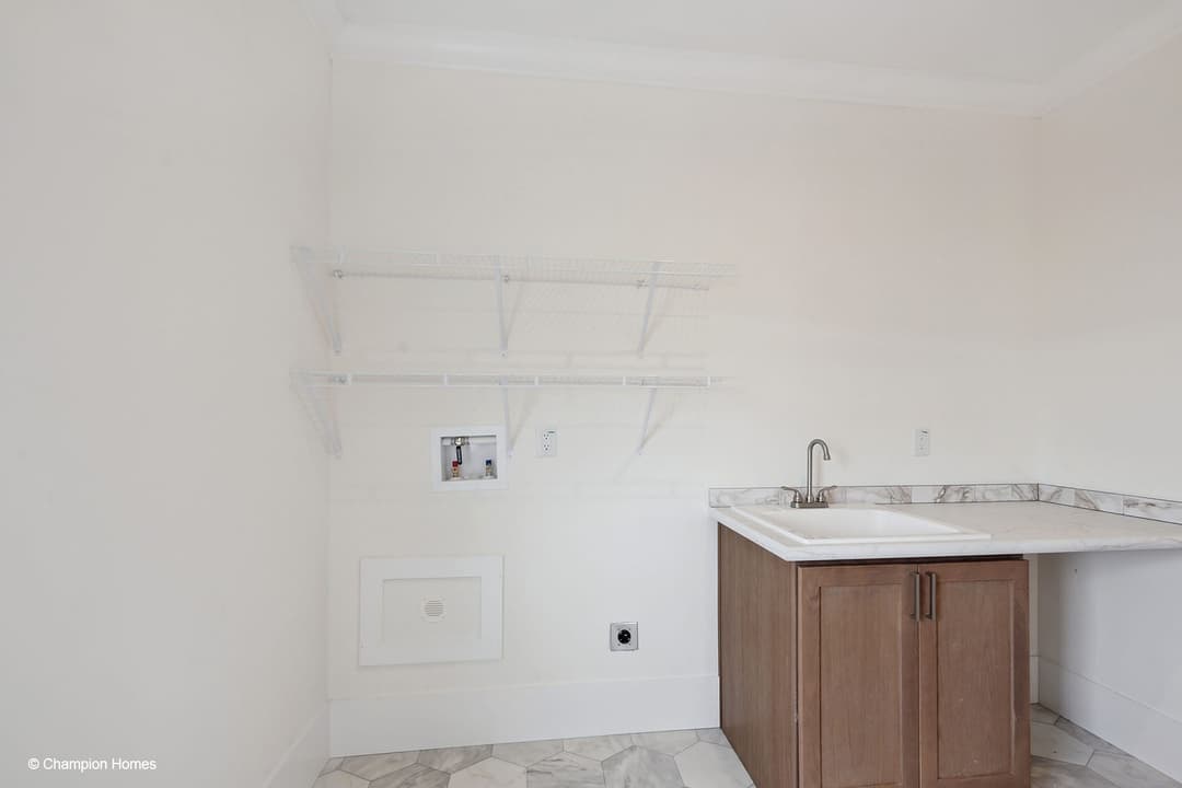 Montgomery 3266 interior home features