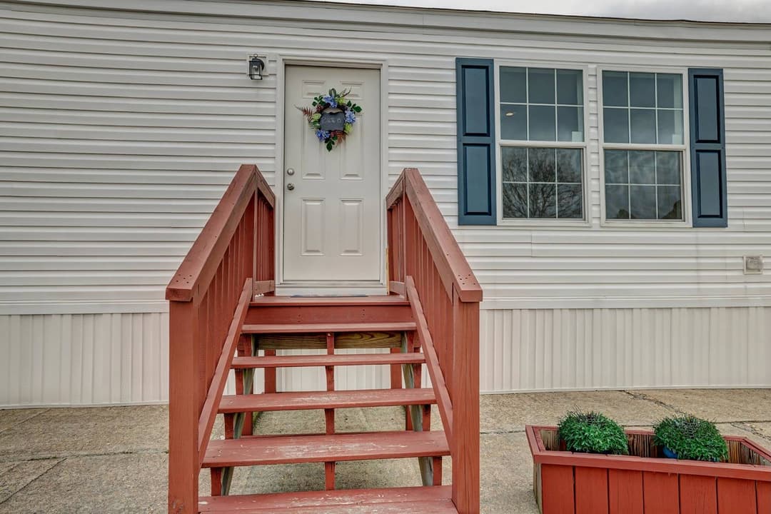 Ironclad 1676-15 exterior home features